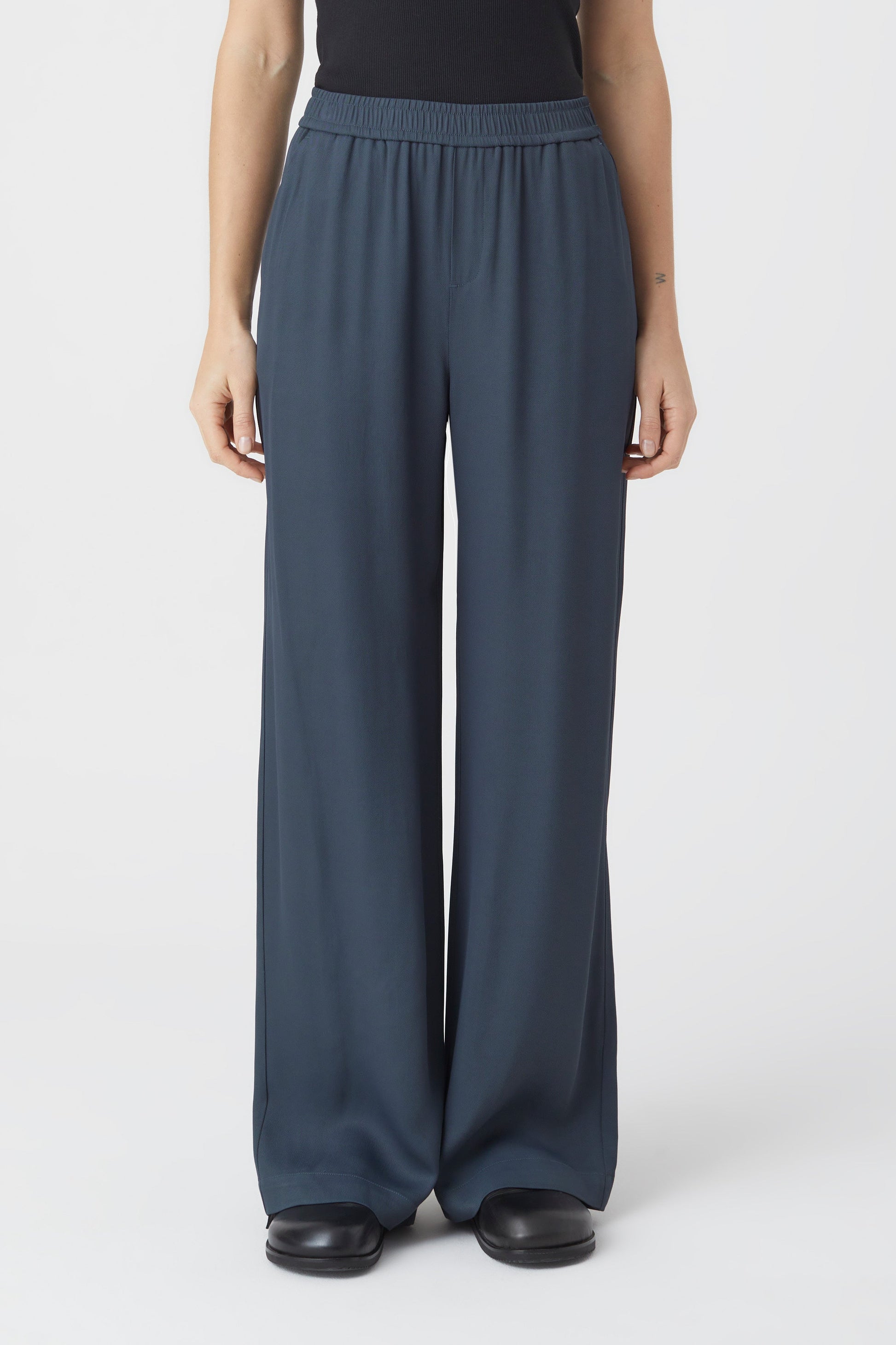 CLOSED-STYLE NAME WINONA PANTS-ARCHIVE-SALE-OUTLET-Lagerverkauf-Jeans-ARCHIVIST