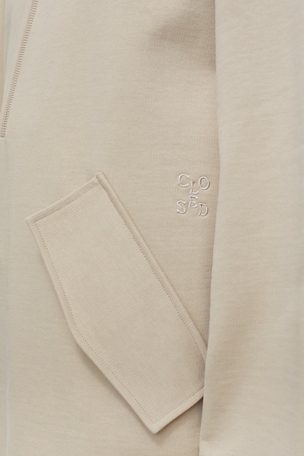 HALF ZIP SWEATSHIRT