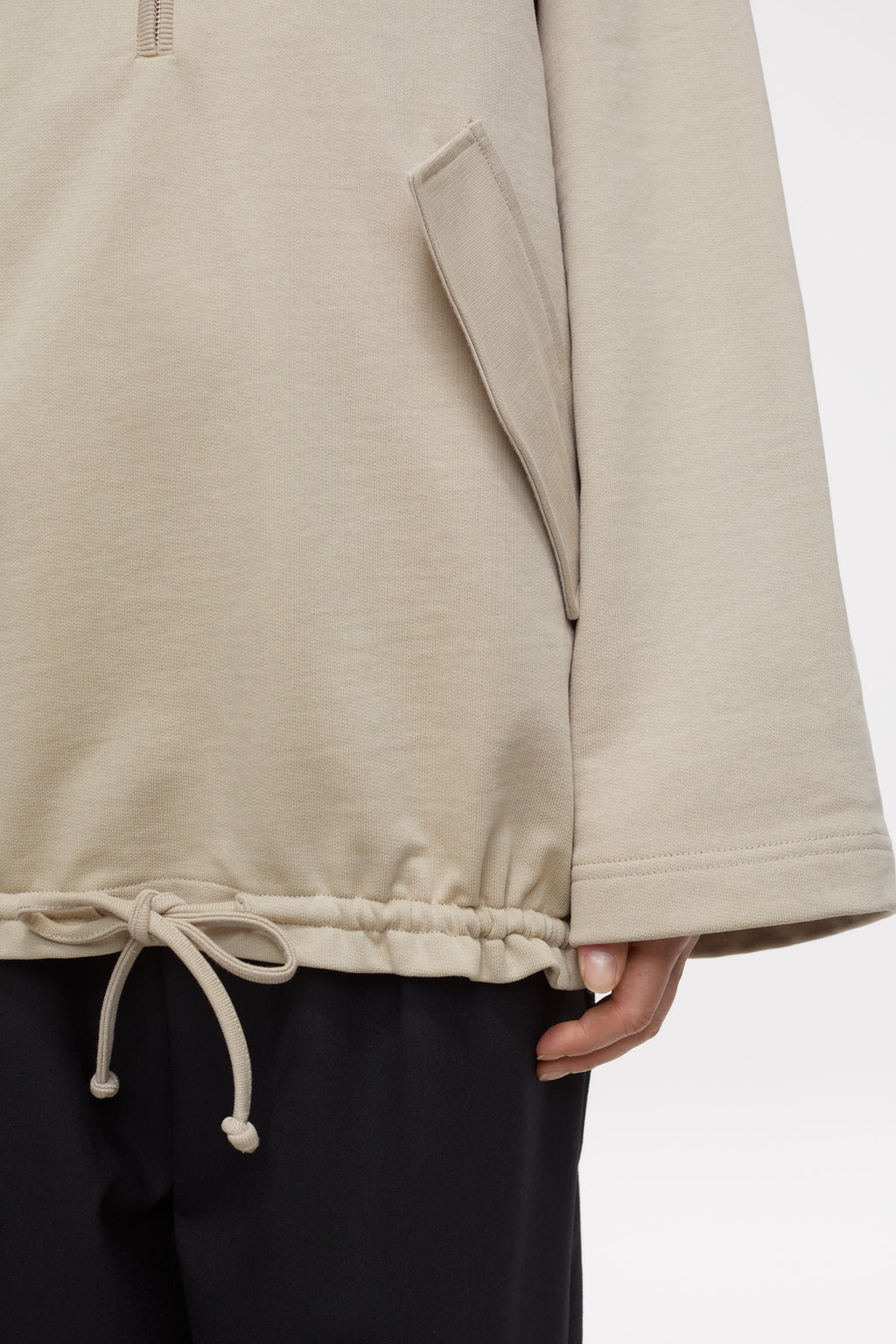 HALF ZIP SWEATSHIRT