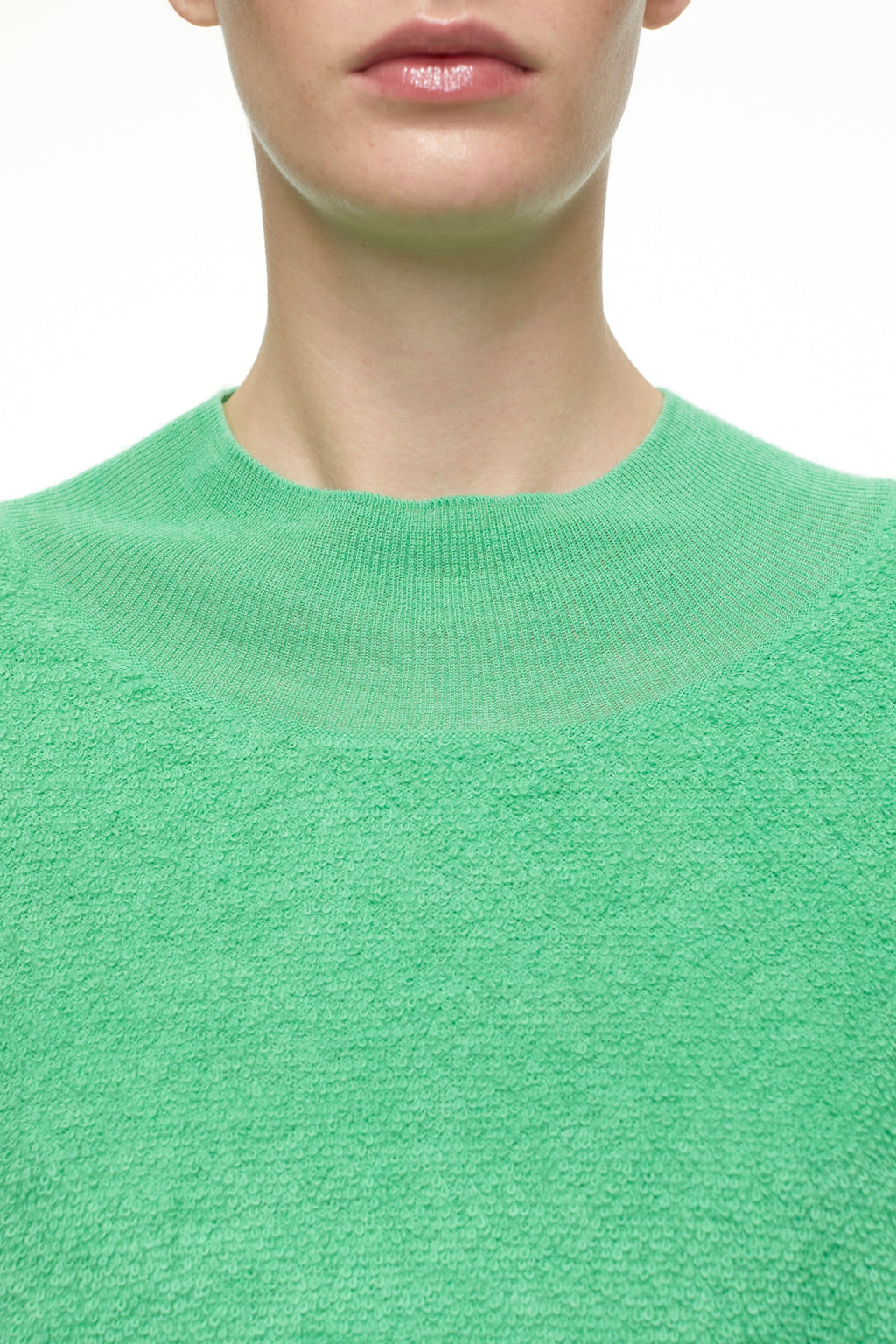 CROPPED MOCK NECK