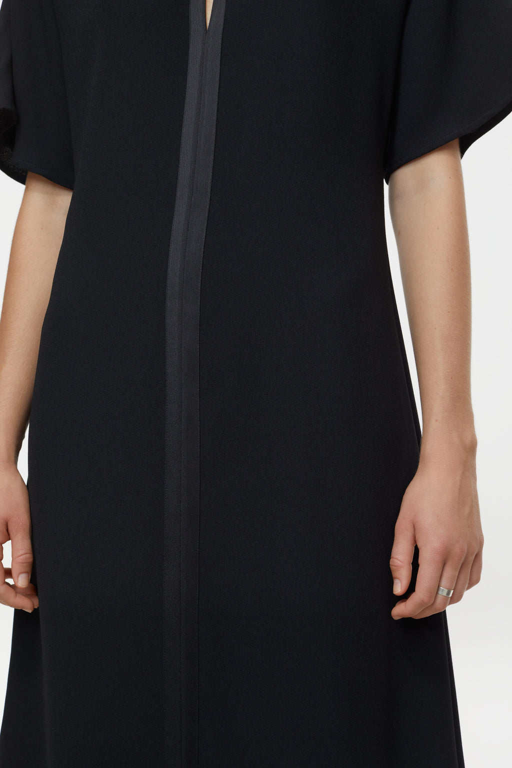 MIDI LENGTH SLEEVE DRESS
