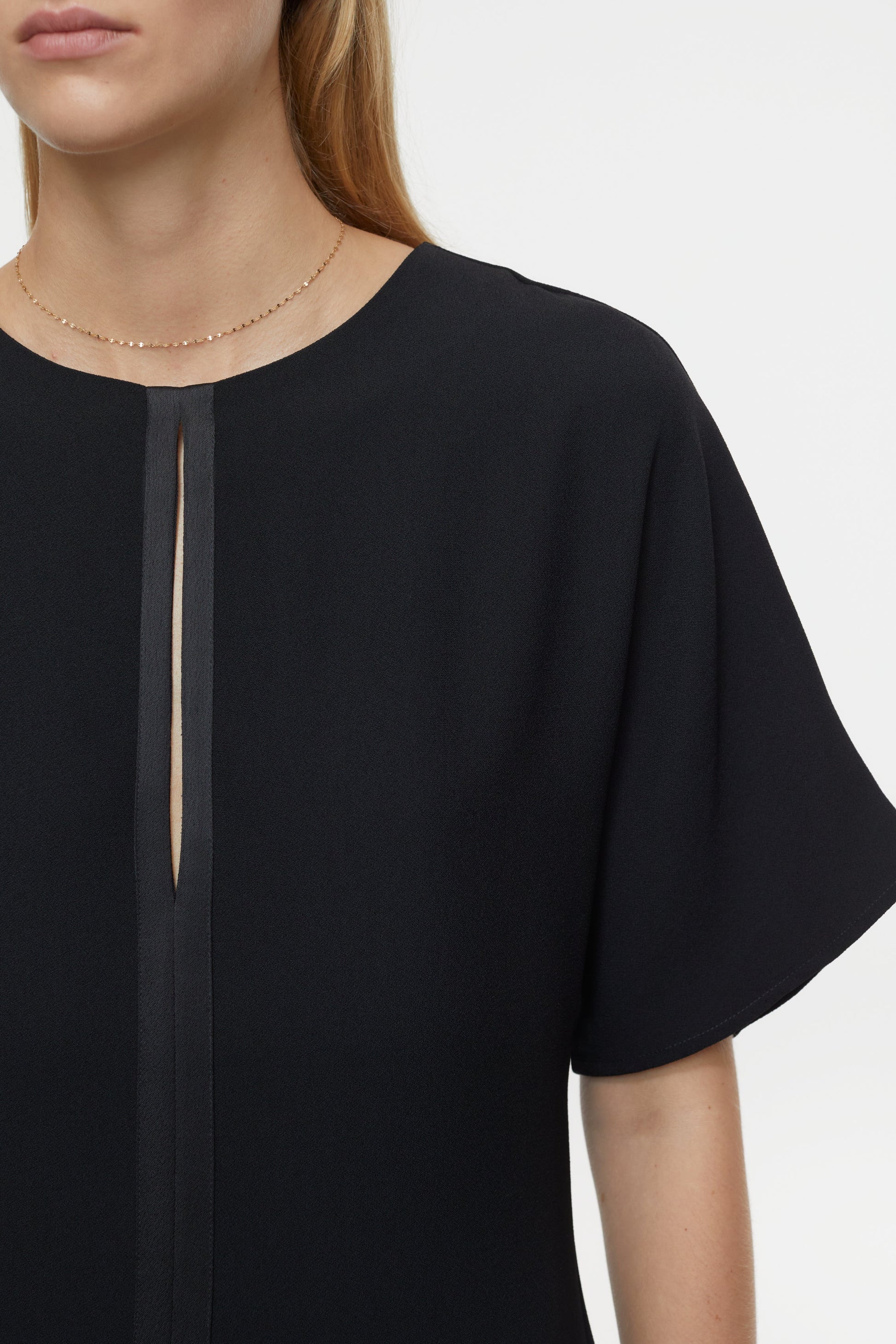 MIDI LENGTH SLEEVE DRESS