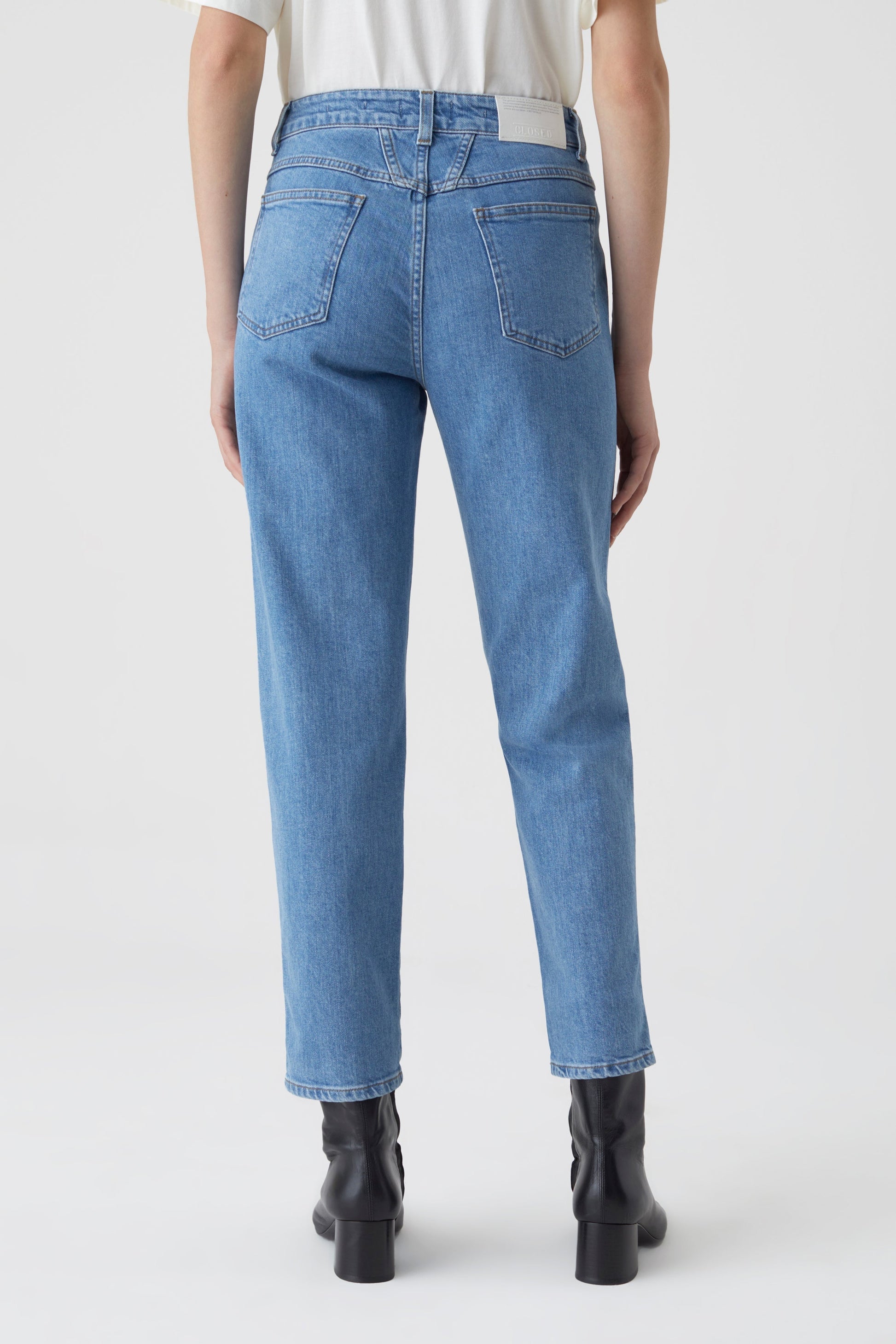 Jeans - Style Name PEDAL PUSHER-Jeans-Closed-IM-SALE-ARCHIVIST